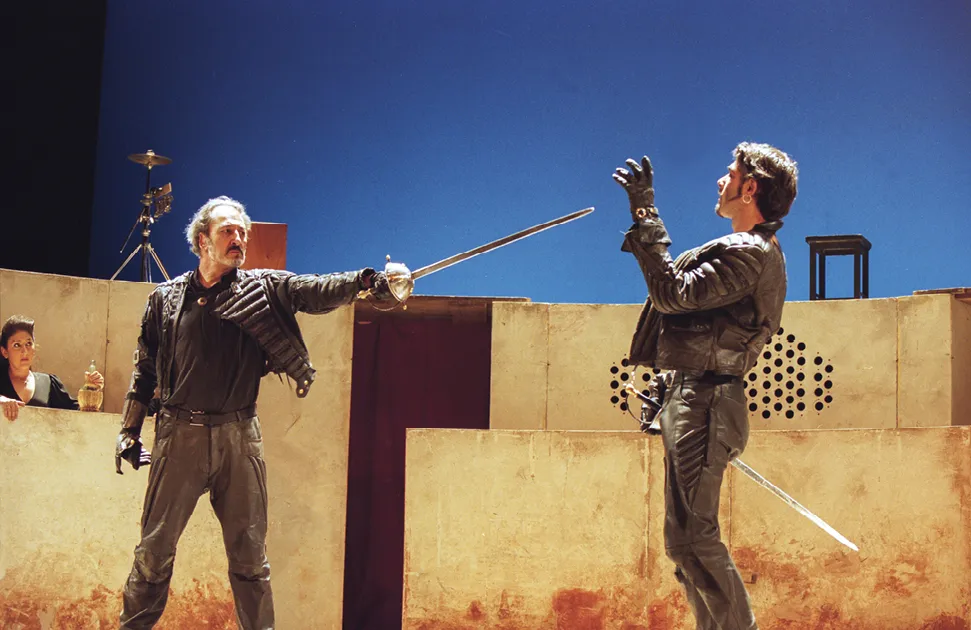 Mise en scène du Cid de Thomas le Douarec, théâtre Marigny, 1999, avec Olivier Bénard (Don Rodrigue) et Jean‐Pierre Bernard (Le Comte).