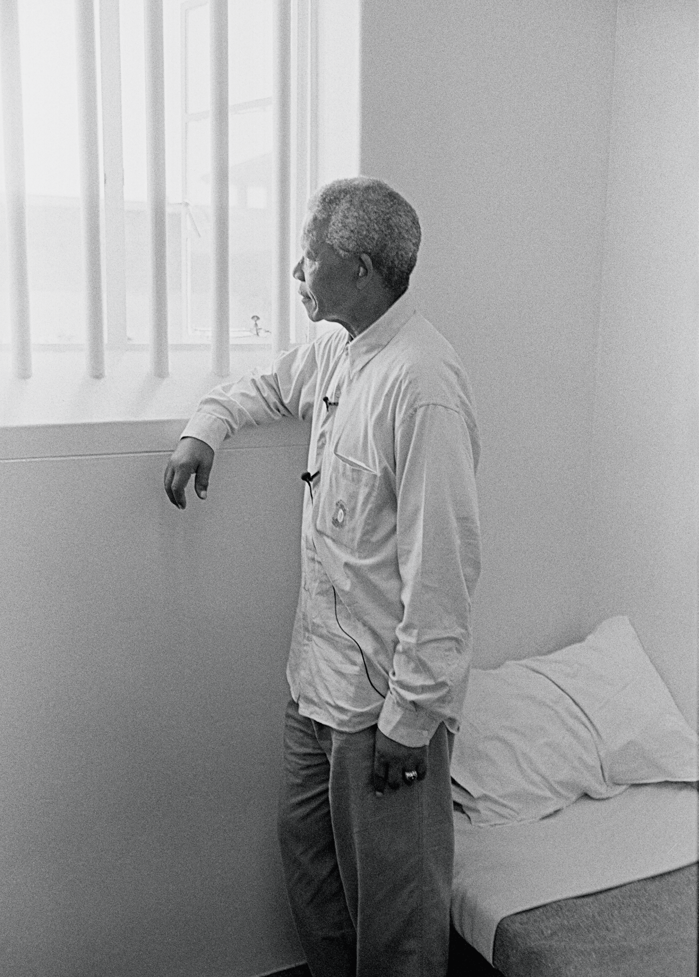 Nelson Mandela a passé 27 ans dans les prisons de l’Afrique du Sud pour s’être
opposé à la ségrégation raciale, photographie prise par Jürgen Schadeberg en 1994.