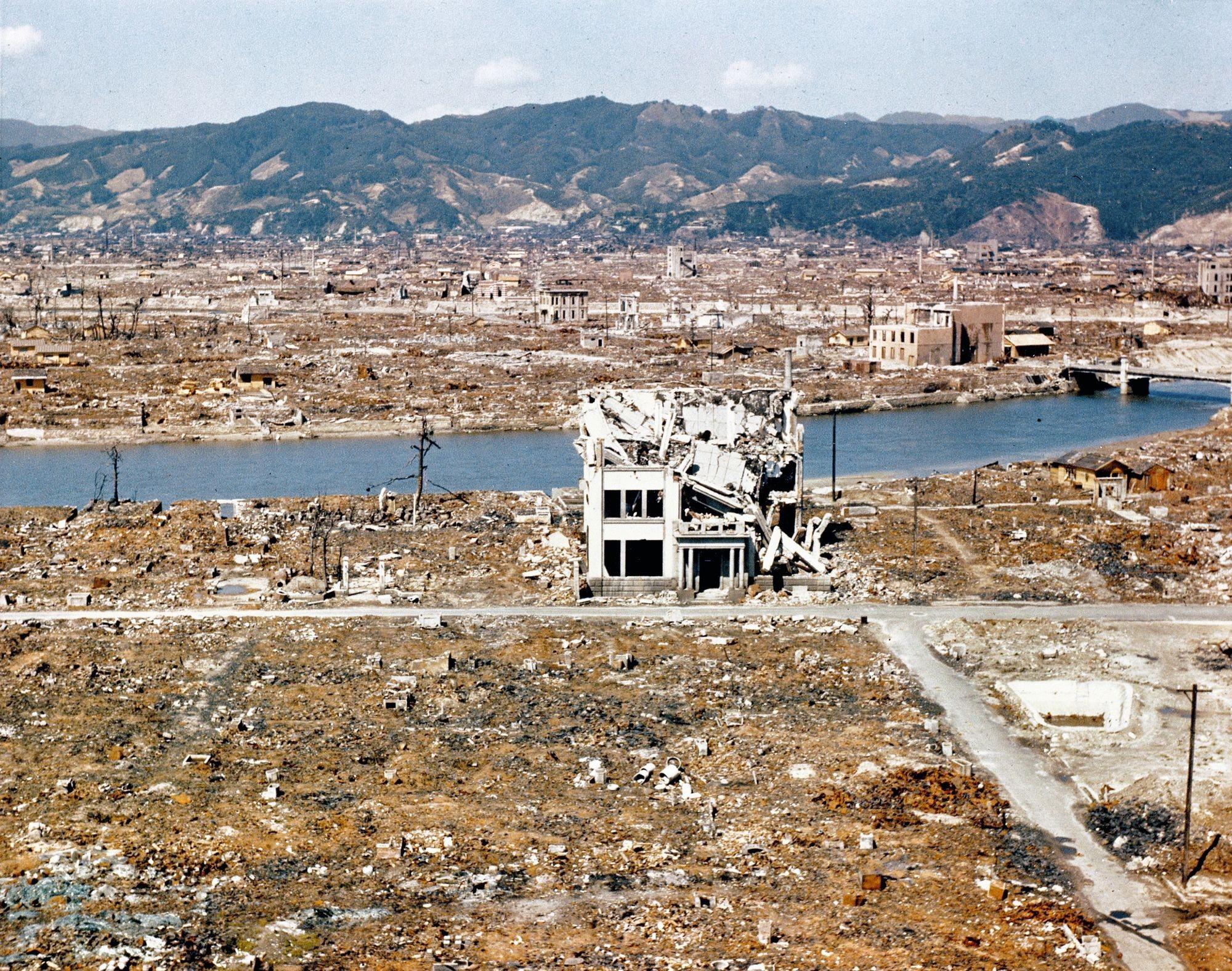 6 Et 9 Ao t 1945 Les Bombardements Nucl aires D Hiroshima Et De 