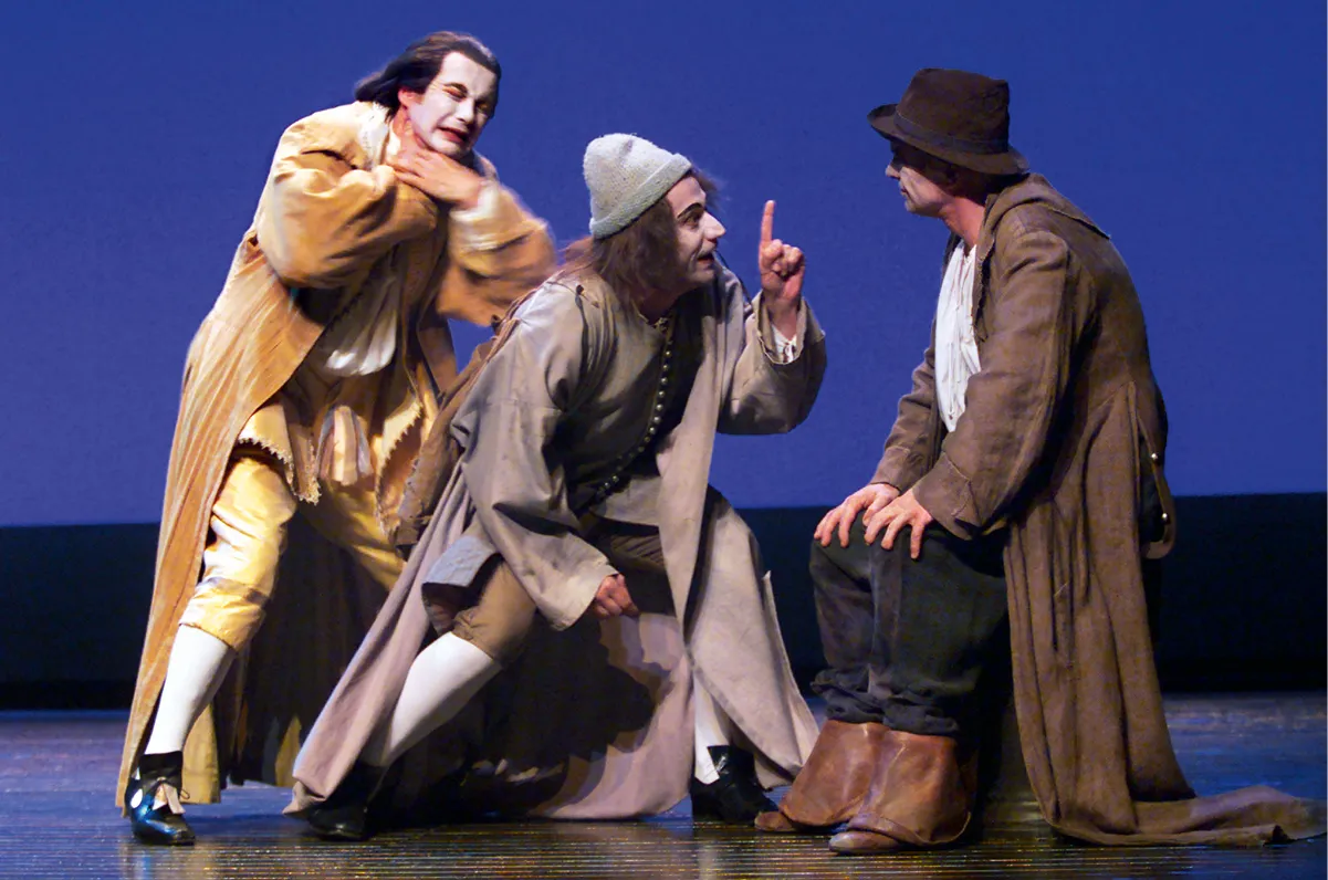 Mise en scène de Jean-Louis Benoît, Comédie-Française, 1998. Laurent d'Olce (Octave), Laurent Rey (Silvestre) et Gérard Giroudon (Scapin).