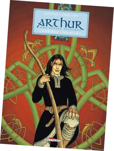 Couverture BD Arthur intégrale tomes 1 à 3 : personnage masculin, longs cheveux noirs, tunique foncée, bâton, décor celtique.