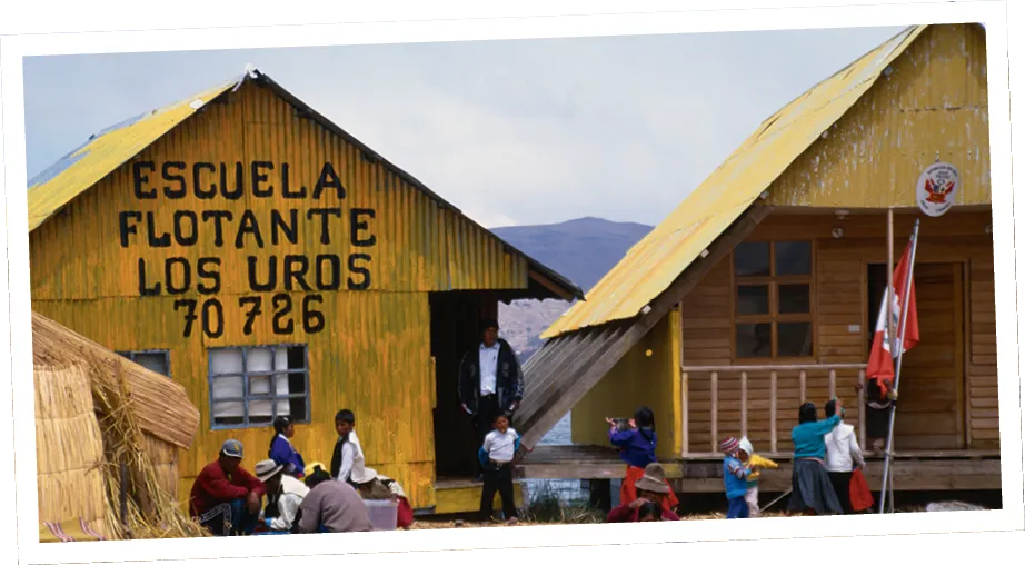 La Escuela flotante (Perú)