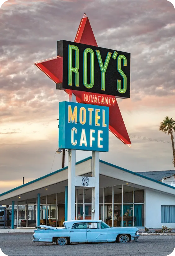 Attraction au bord de la route 66 du Roy's Motel et du Café Roadside.