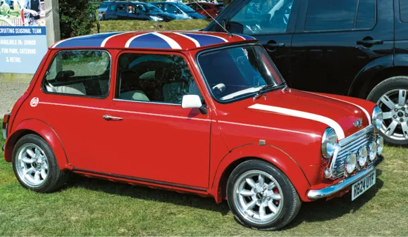 Mini Cooper classique avec toit Union Jack