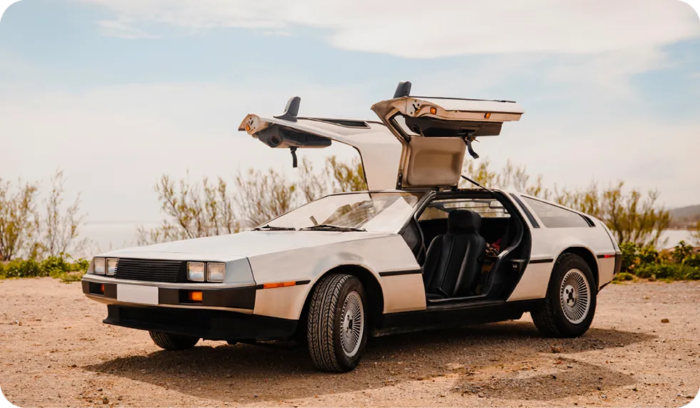 La DeLorean de Retour vers le futur, film de Robert Zemeckis, 1985.