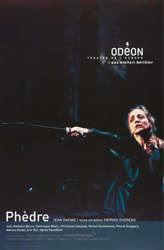 Affiche de la pièce Phèdre (Racine), mise en scène Patrice Chéreau (2003). Une actrice brandit une épée, théâtre Odéon.