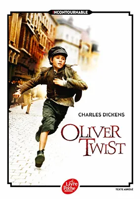 Couverture livre poche : Oliver Twist, jeune Oliver court dans une rue pavée.