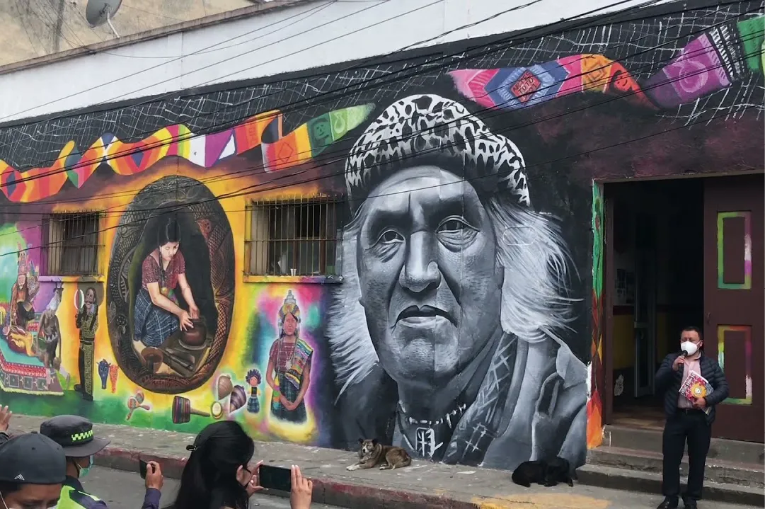 Mural en honor a Humberto Ak'abal, Totonicapán (Guatemala), 2021.