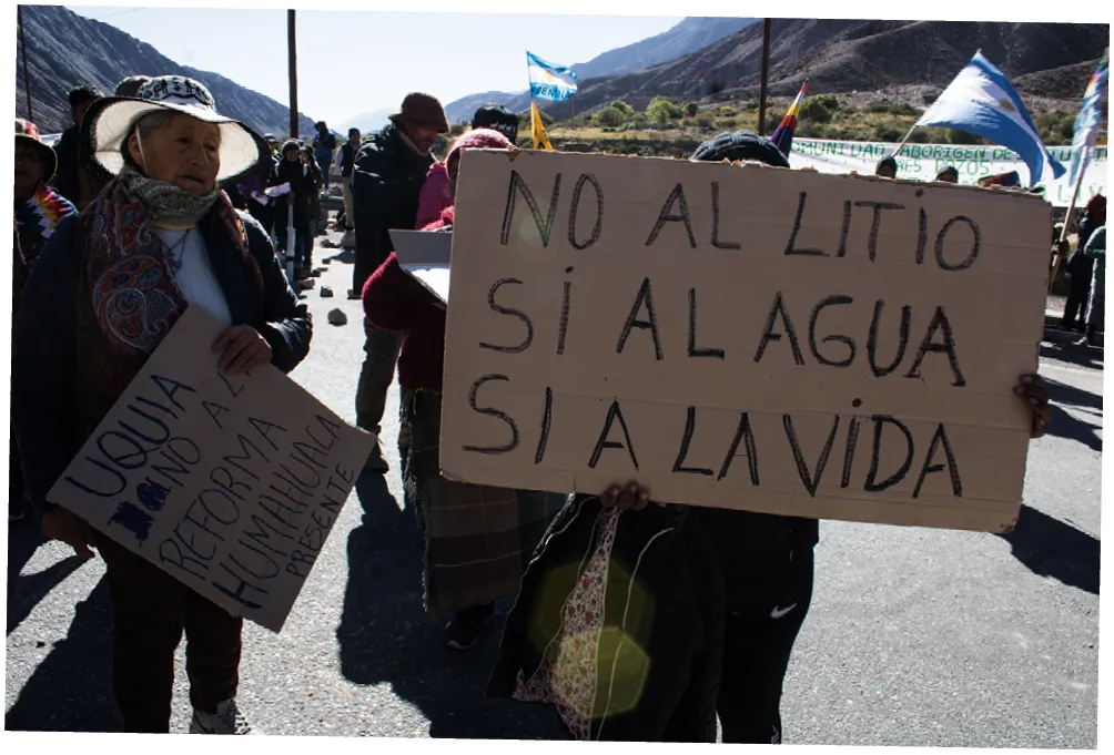 Comunidades andinas manifestando contra la megaminería
de litio en la provincia de Jujuy (Argentina), Susi Maresca, 2023.