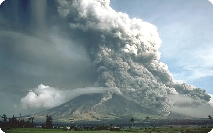 Volcan en éruption