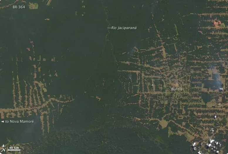 Images satellite de l'État de Rondônia (ouest du Brésil) en 2000 (à gauche) et en 2012 (à droite)