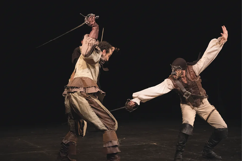 Mise en scène de Jean-Philippe Daguerre, spectacle du Grenier de Babouchka, 2018, avec Christophe Mie (de Valvert) et Stéphane Dauch (Cyrano).