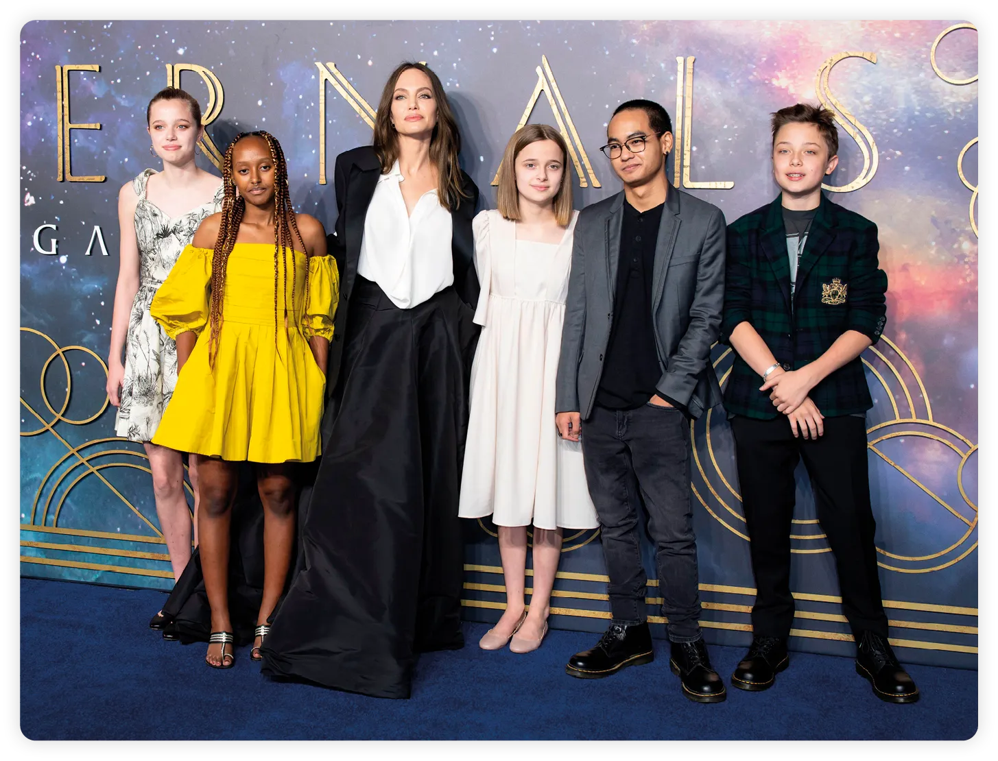 Angelina Jolie and Brad Pitt's kids, from left to right: Shiloh, Zahara, Angelina, Vivienne, Maddox and Knox, 2021.
