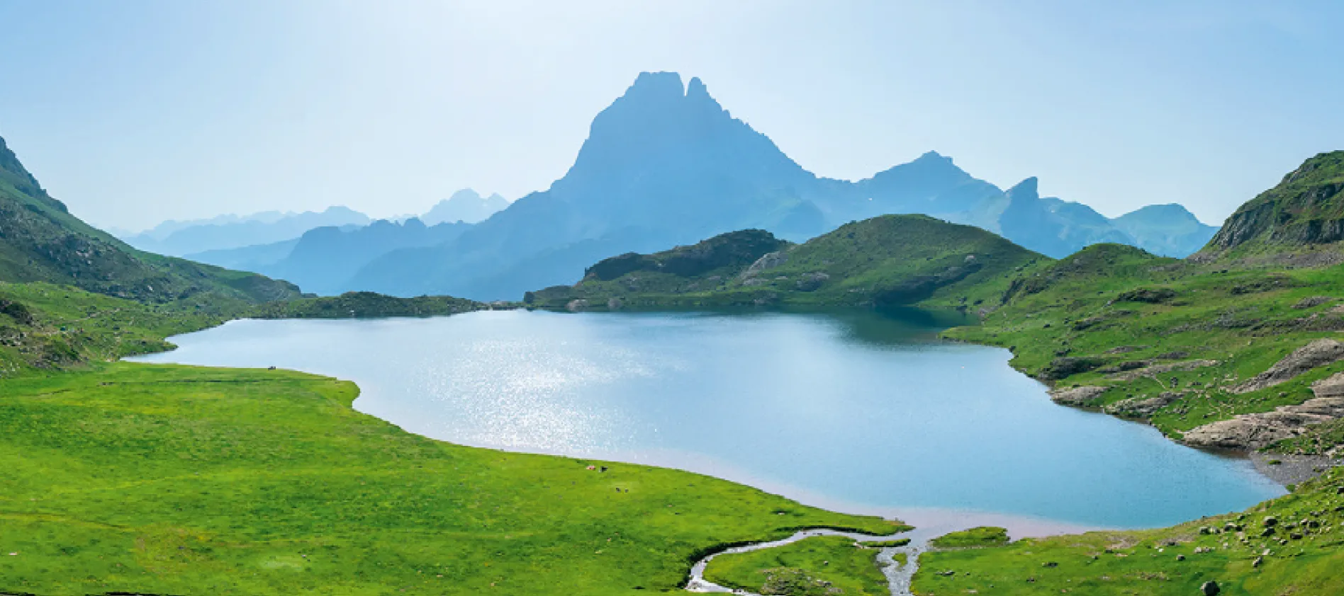 Le lac Gentau à Laruns, Pyrénées-Atlantiques.