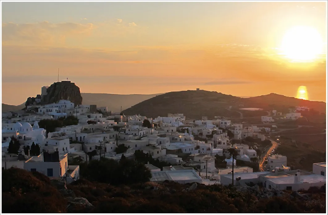 Brian Holm Nielsen, Coucher de soleil sur l'île d'Amorgos, photographie, 2021.
