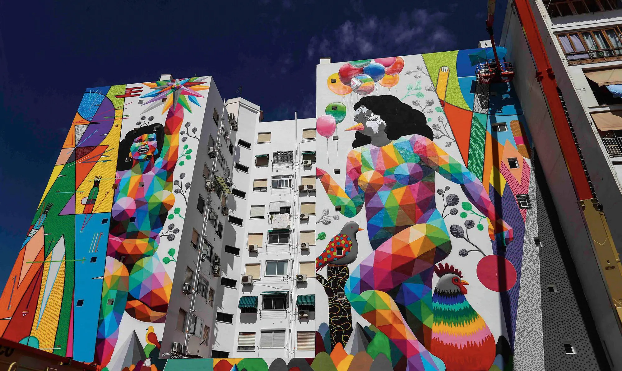 Mural de Okuda San Miguel en Valencia, España, 2021.