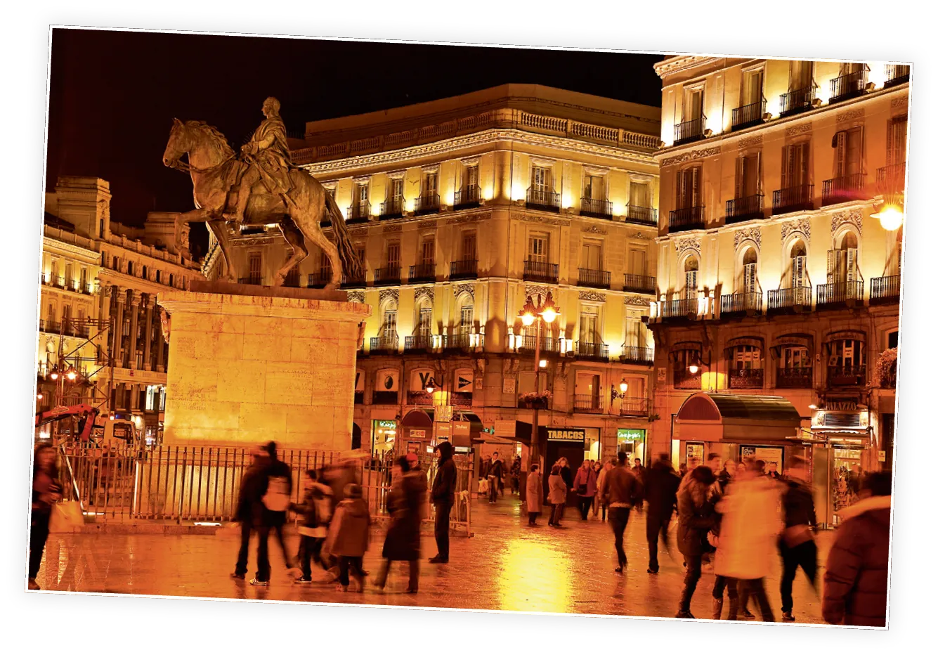  Puerta del Sol de noche