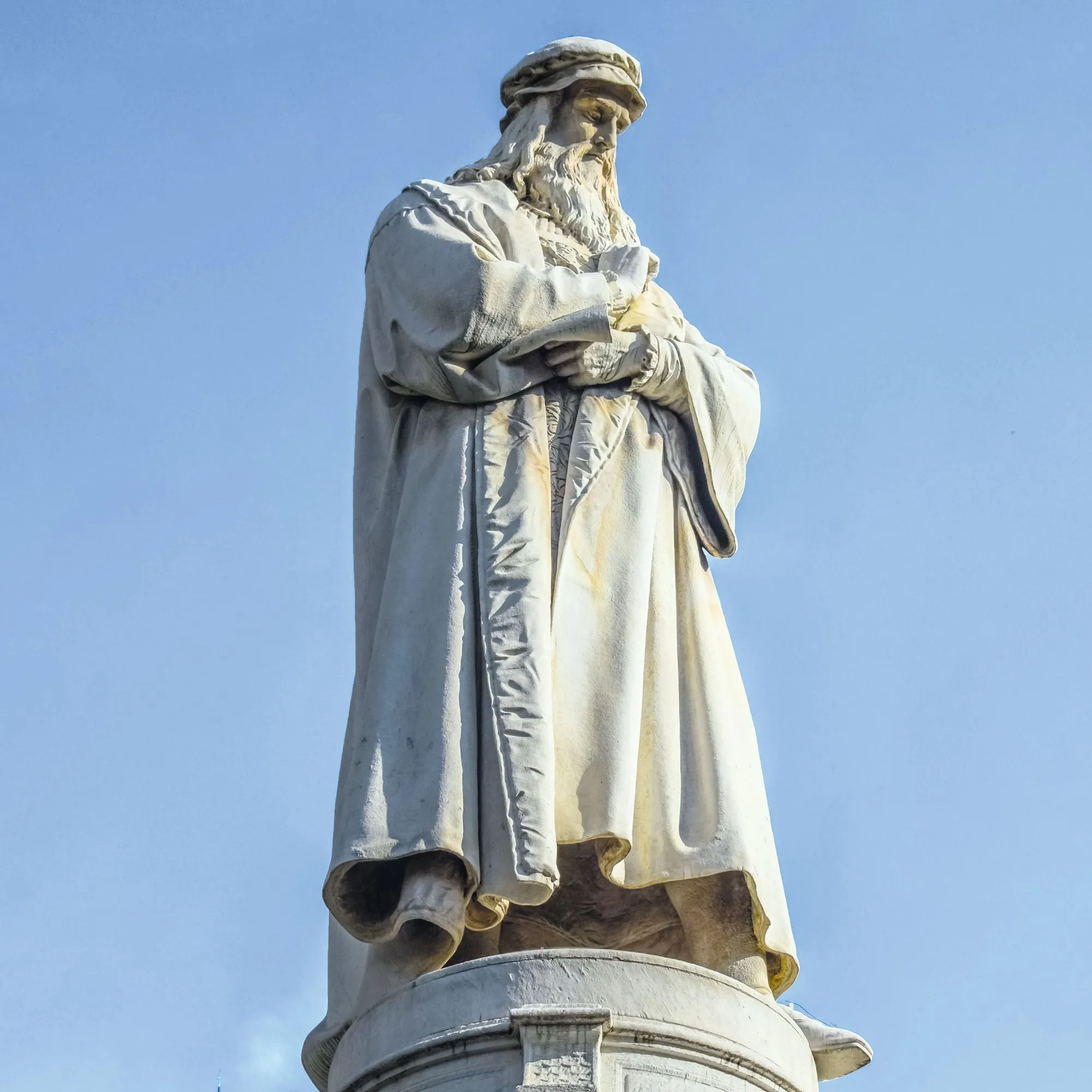 Léonard de Vinci statue