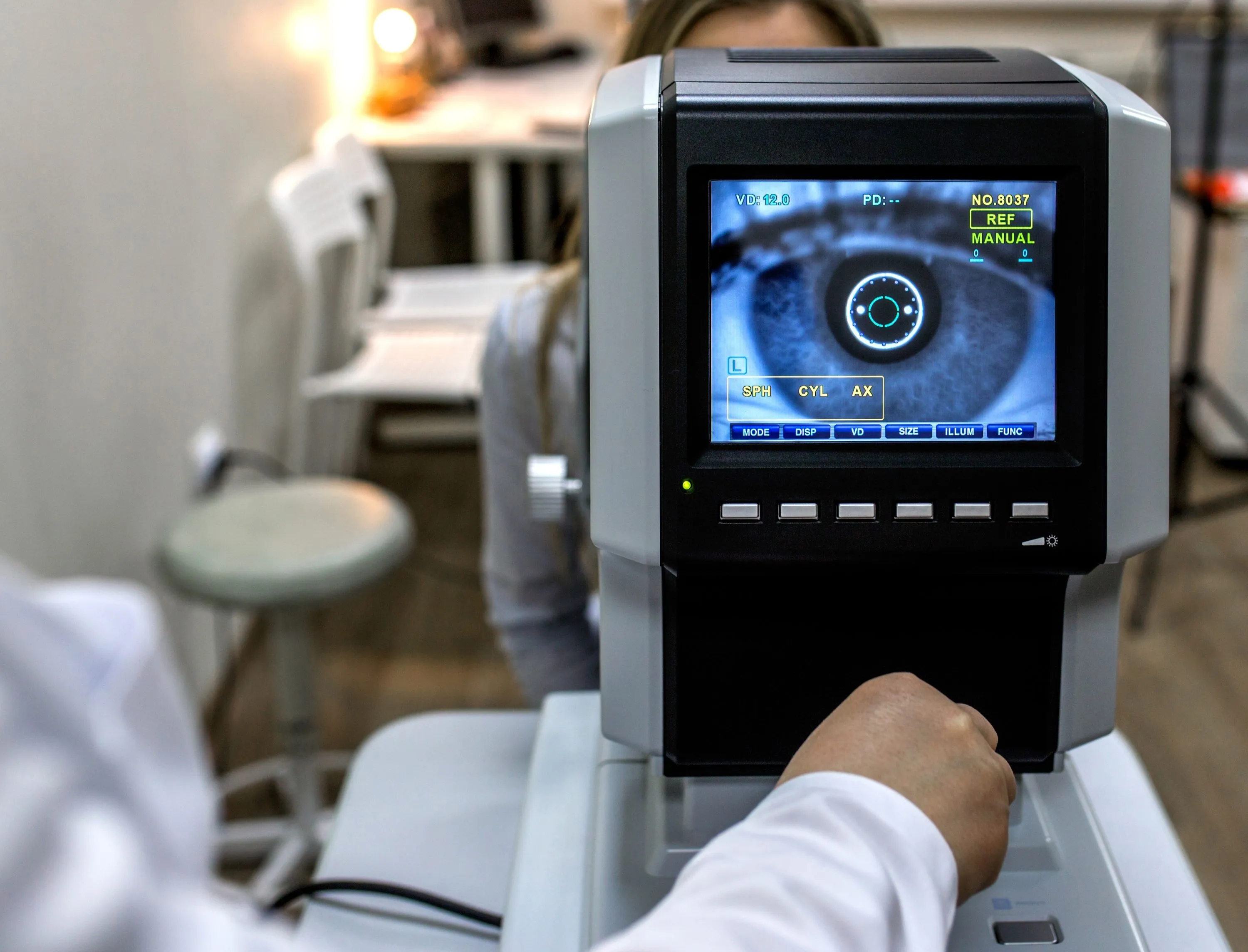 Test de vue par un ophtalmologiste