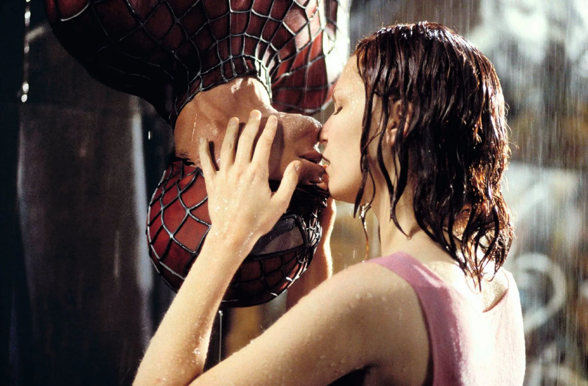 Le baiser, une activité érotique. Image tirée du film Spiderman.