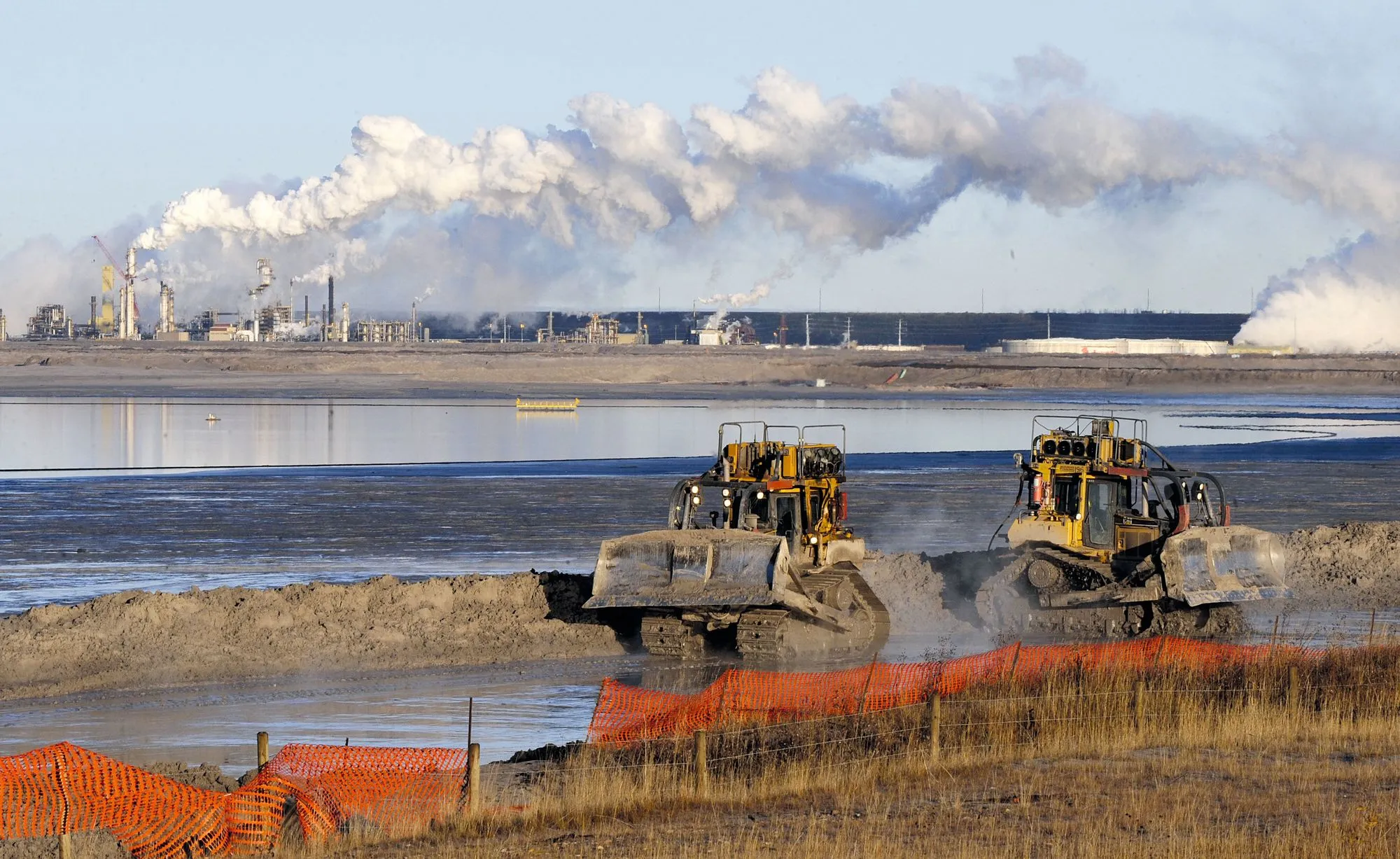 L'extraction du pétrole dans les sables bitumineux en Alberta
