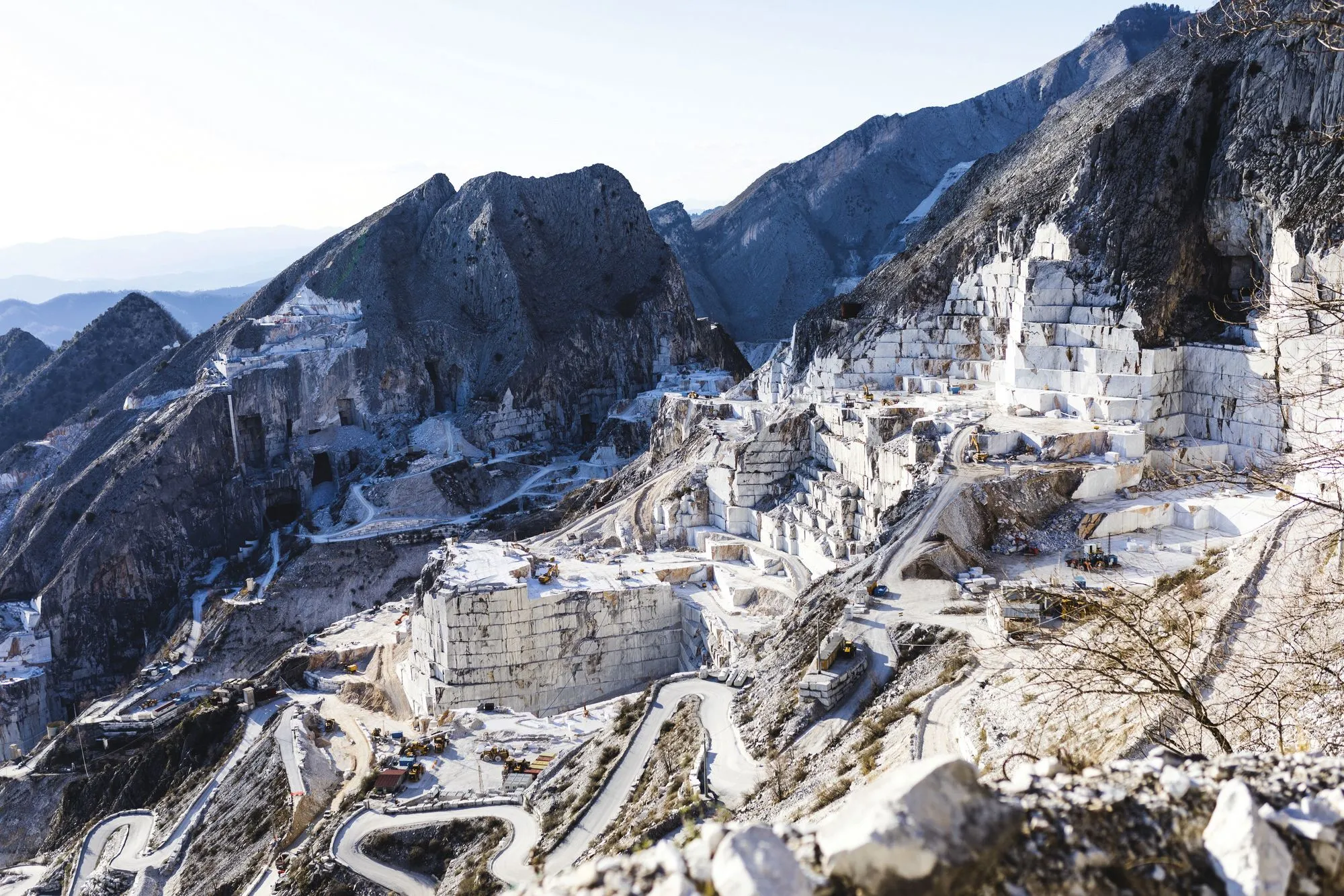 Extraction du marbre de Carrare, Alpes Italie