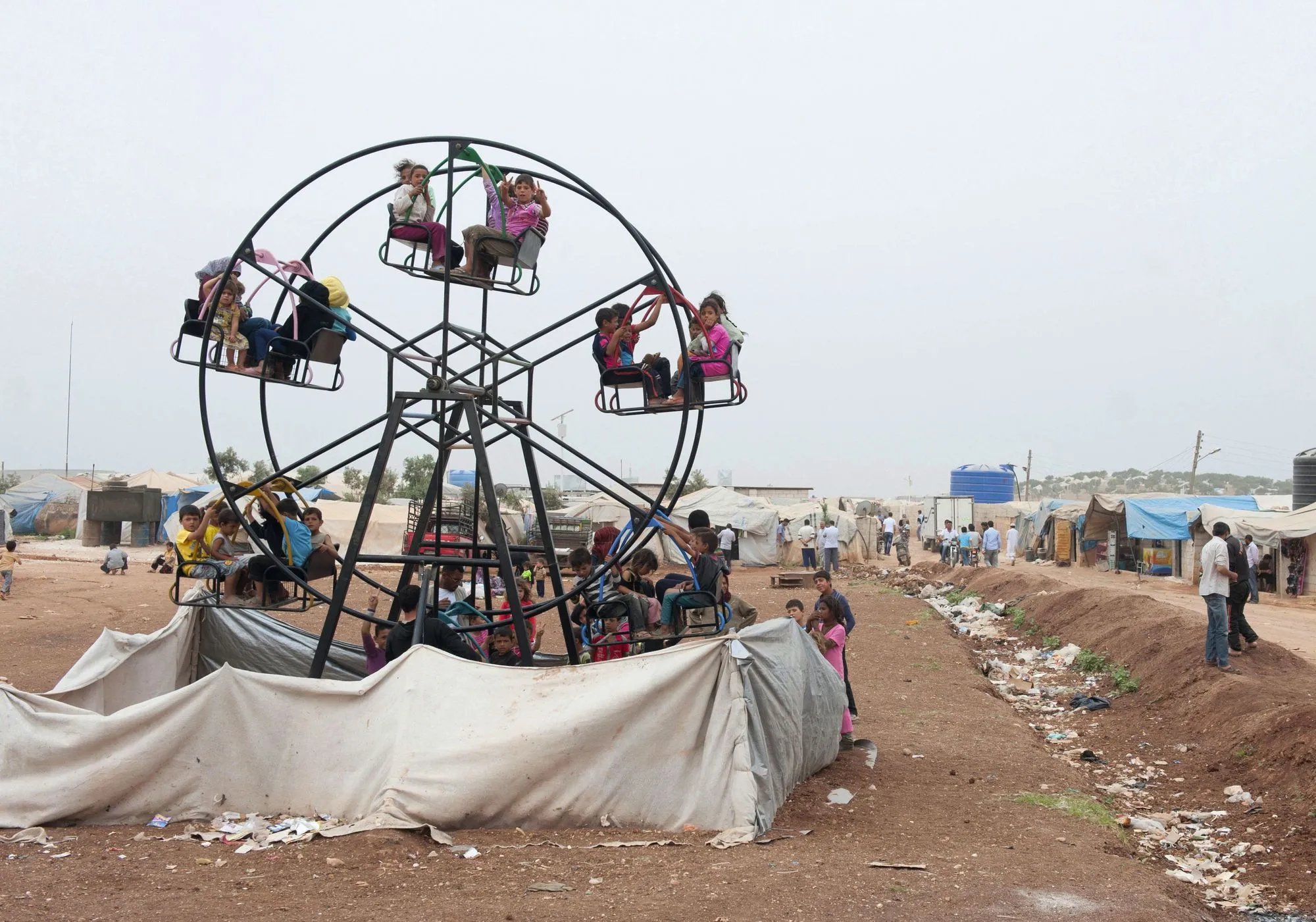 Camp de réfugiés syriens à Bab al-Hawa à la frontière avec la Turquie (2014)