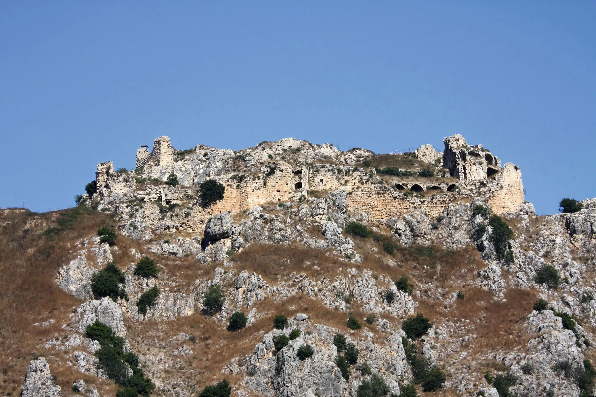 Le château de Beaufort, situé dans l'actuel Liban, l'une des nombreuses forteresses des Templiers dans les États latins d'Orient