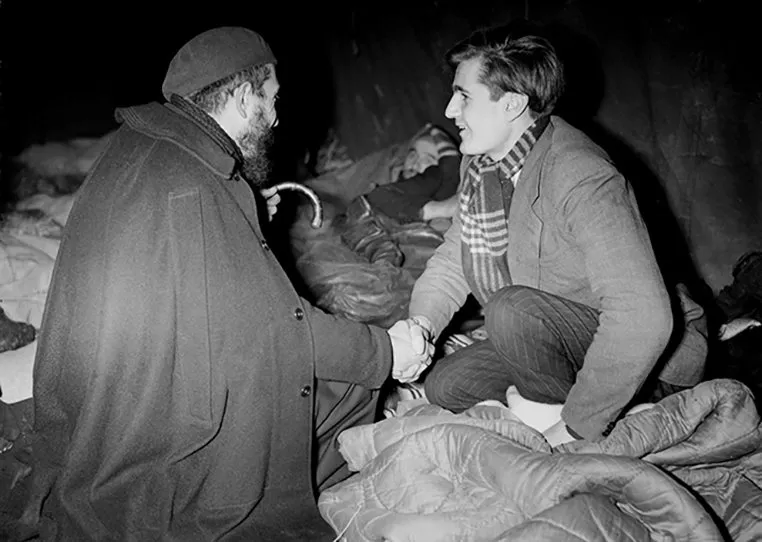 L'Abbé Pierre aux côtés des sans-abris (hiver 1954)