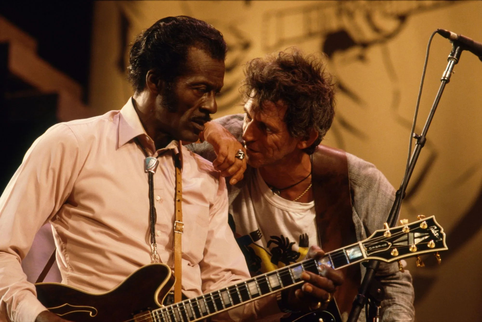 Chuck Berry and Keith Richards on stage, 1986.