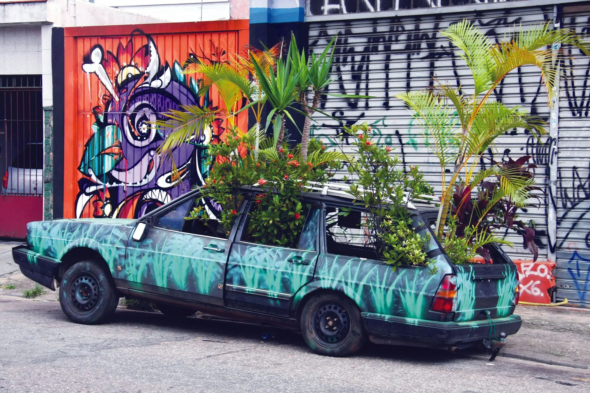 Green Car, by Studio Bijari, exposed in Sao Paolo, Brazil, Pulsar Imagens, 2011.