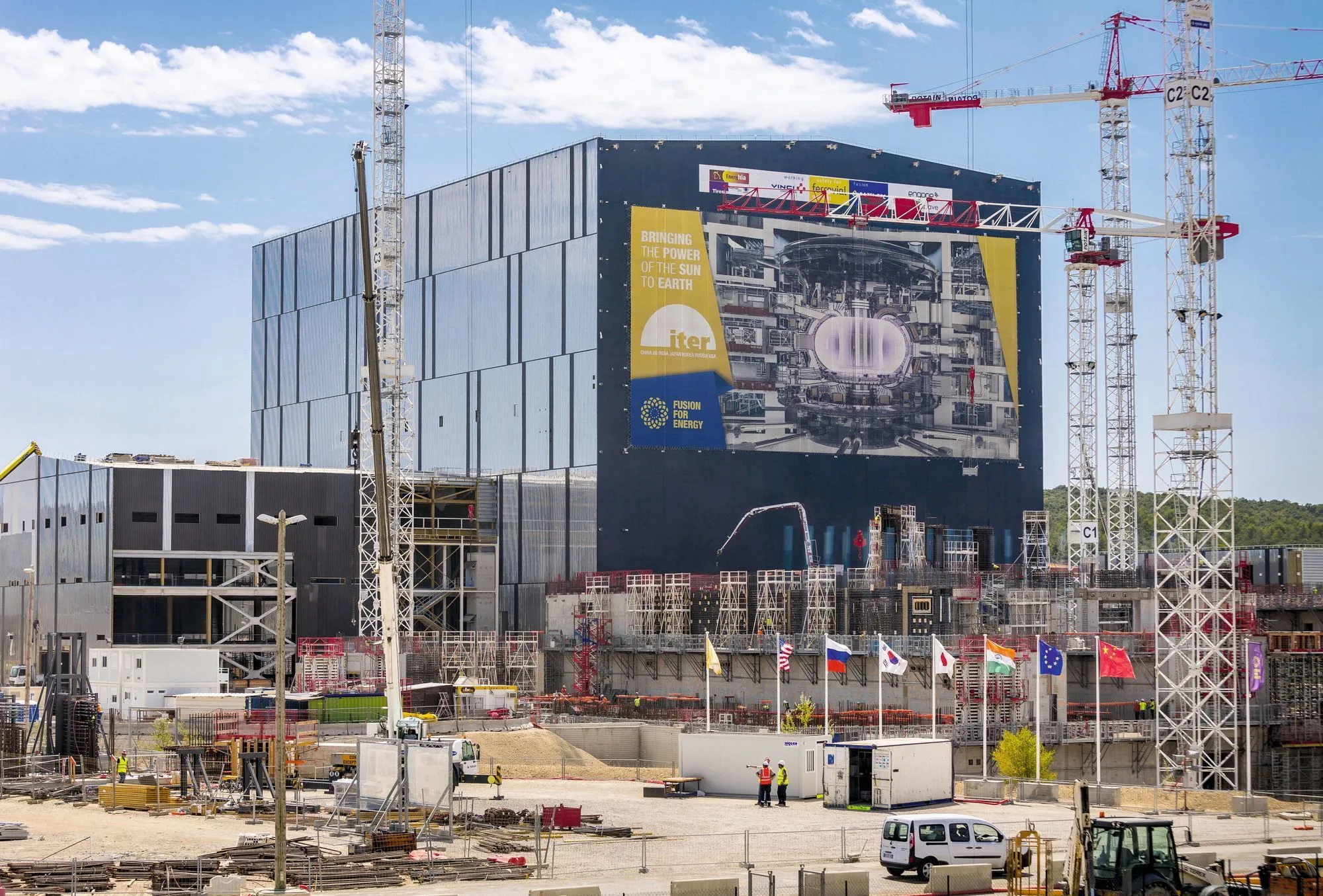 Photographie du site en construction d'ITER à Cadarache (sud de la France)
