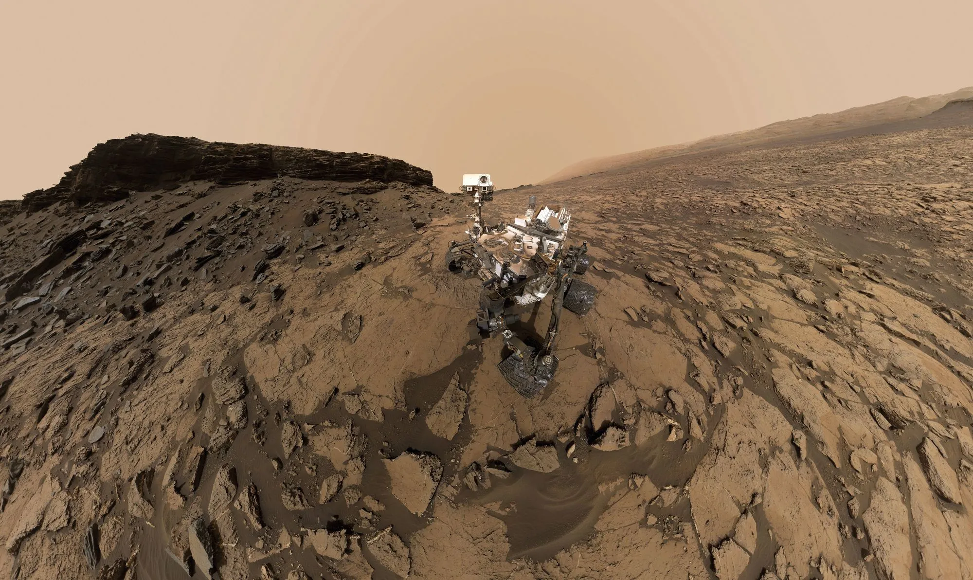 Autoportrait de Curiosity sur le sol martien