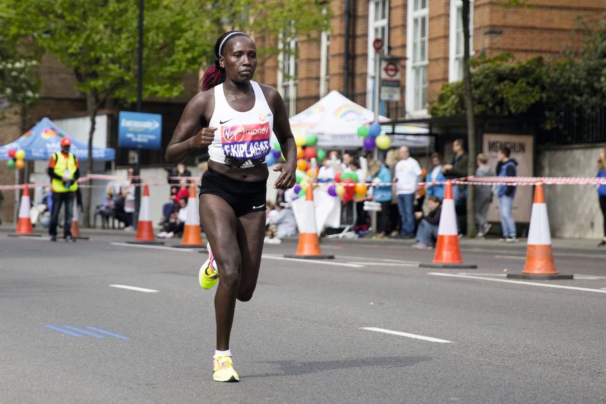 La Kényane Florence Kiplagat lors du marathon
de Londres en 2017