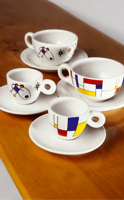 Tasses à café design, inspirées de Mondrian et de Miro