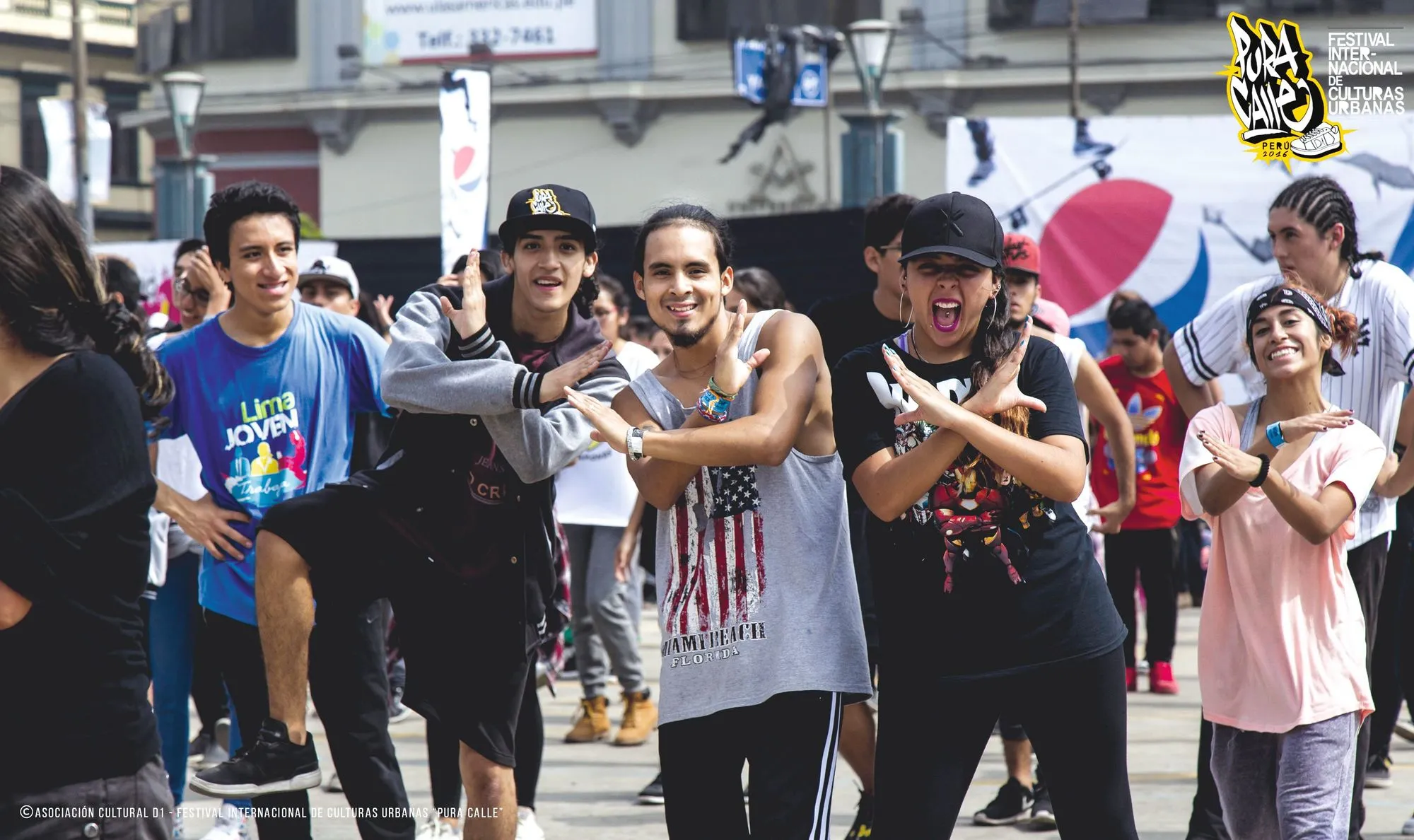 Festival internacional de culturas urbanas Pura Calle, contra la violencia juvenil en Perú.