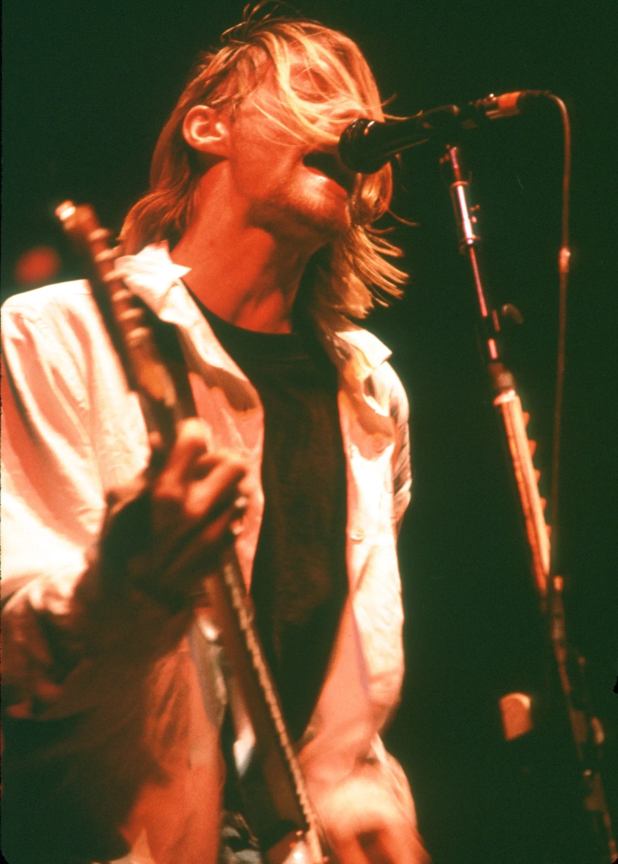 Joe Hughes, photographie de Kurt Cobain, leader du groupe Nirvana, lors d'un concert.