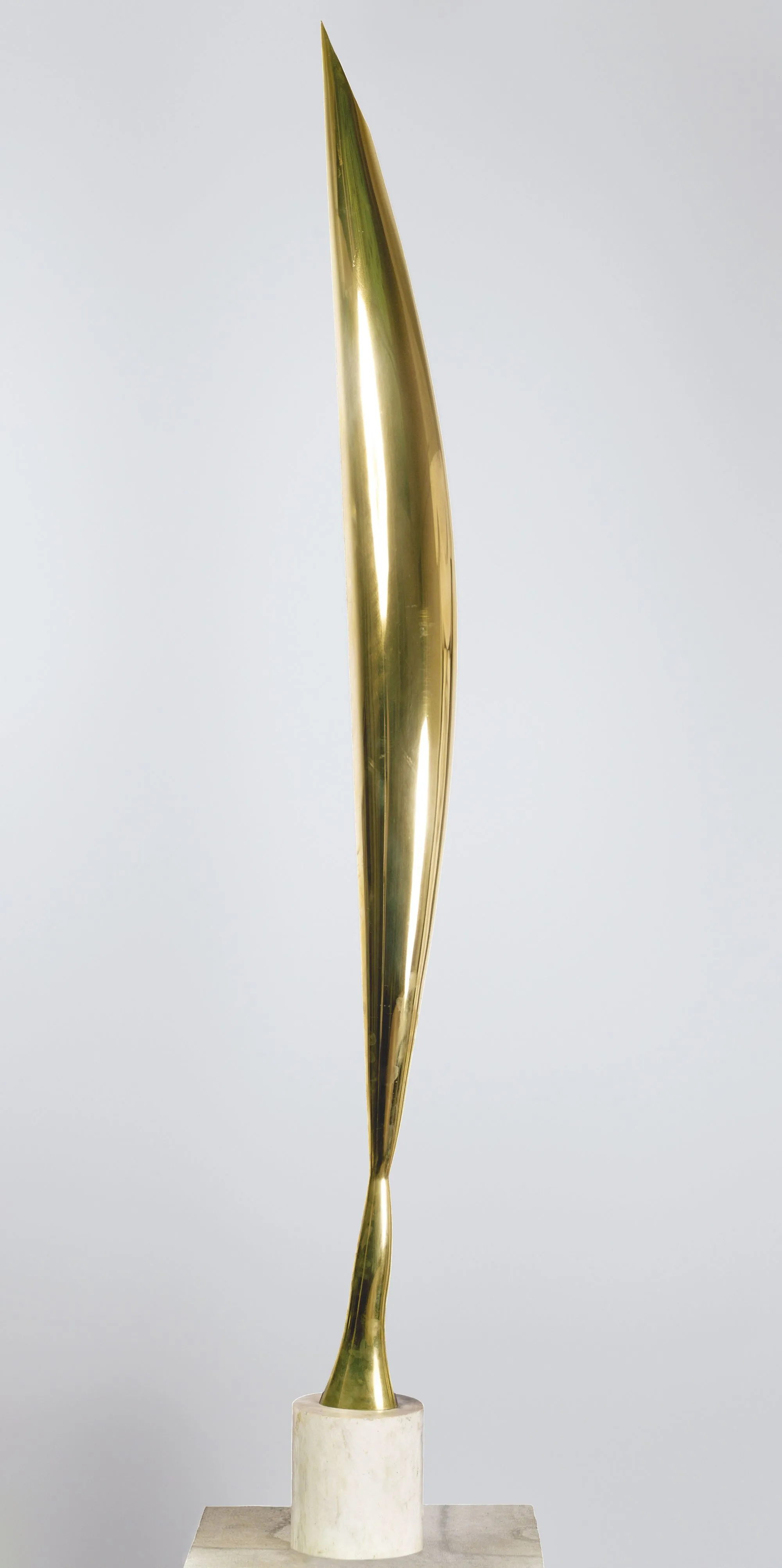 Constantin Brancusi, L'Oiseau dans l'espace, 1924, bronze poli, musée d'art de Philadelphie, États-Unis.