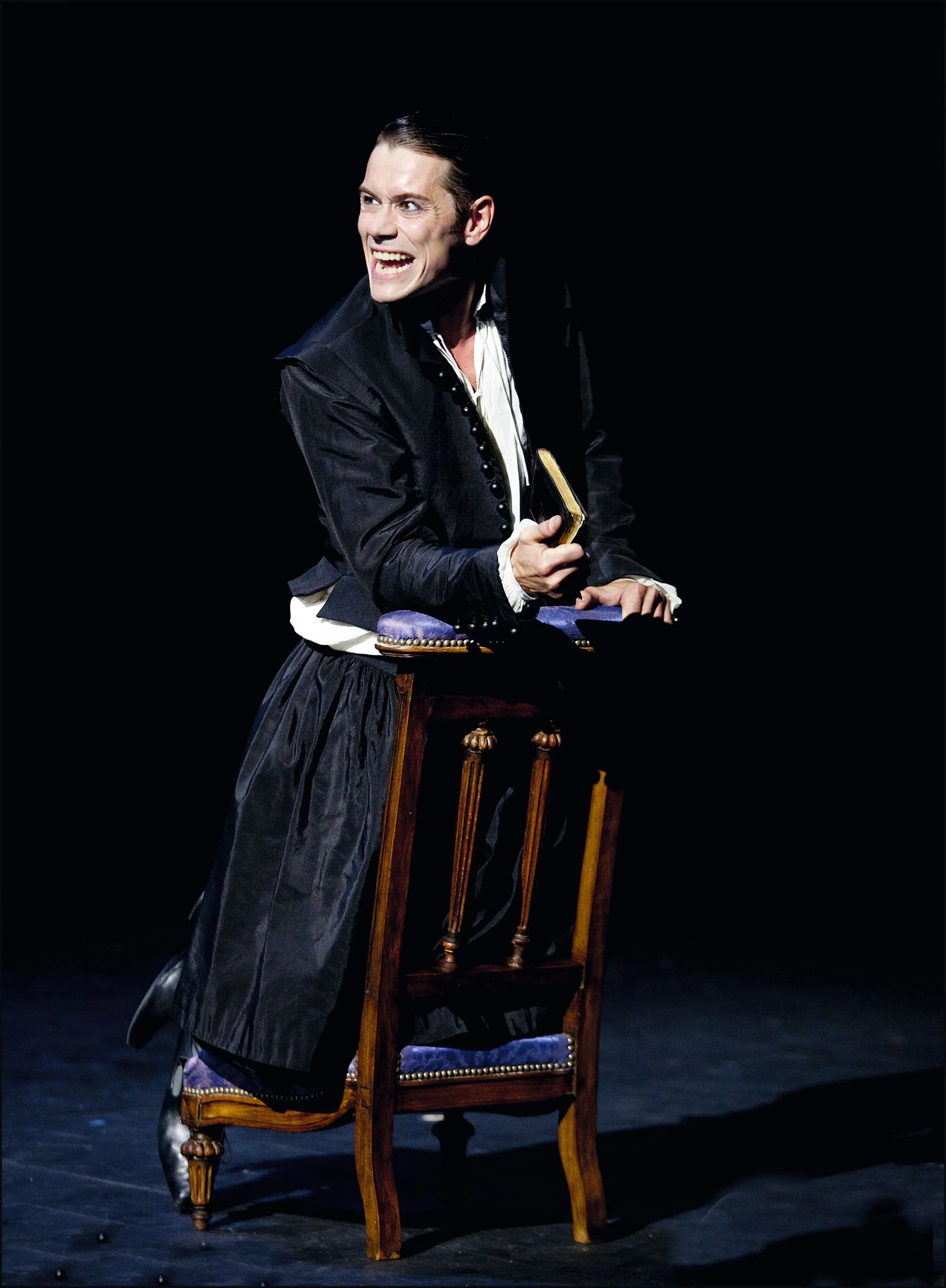 Loïc Corbery dans le rôle de Dom Juan, dans la mise en scène de Jean-Pierre Vincent, Comédie-Française (Théâtre Éphémère), Paris, 2012.