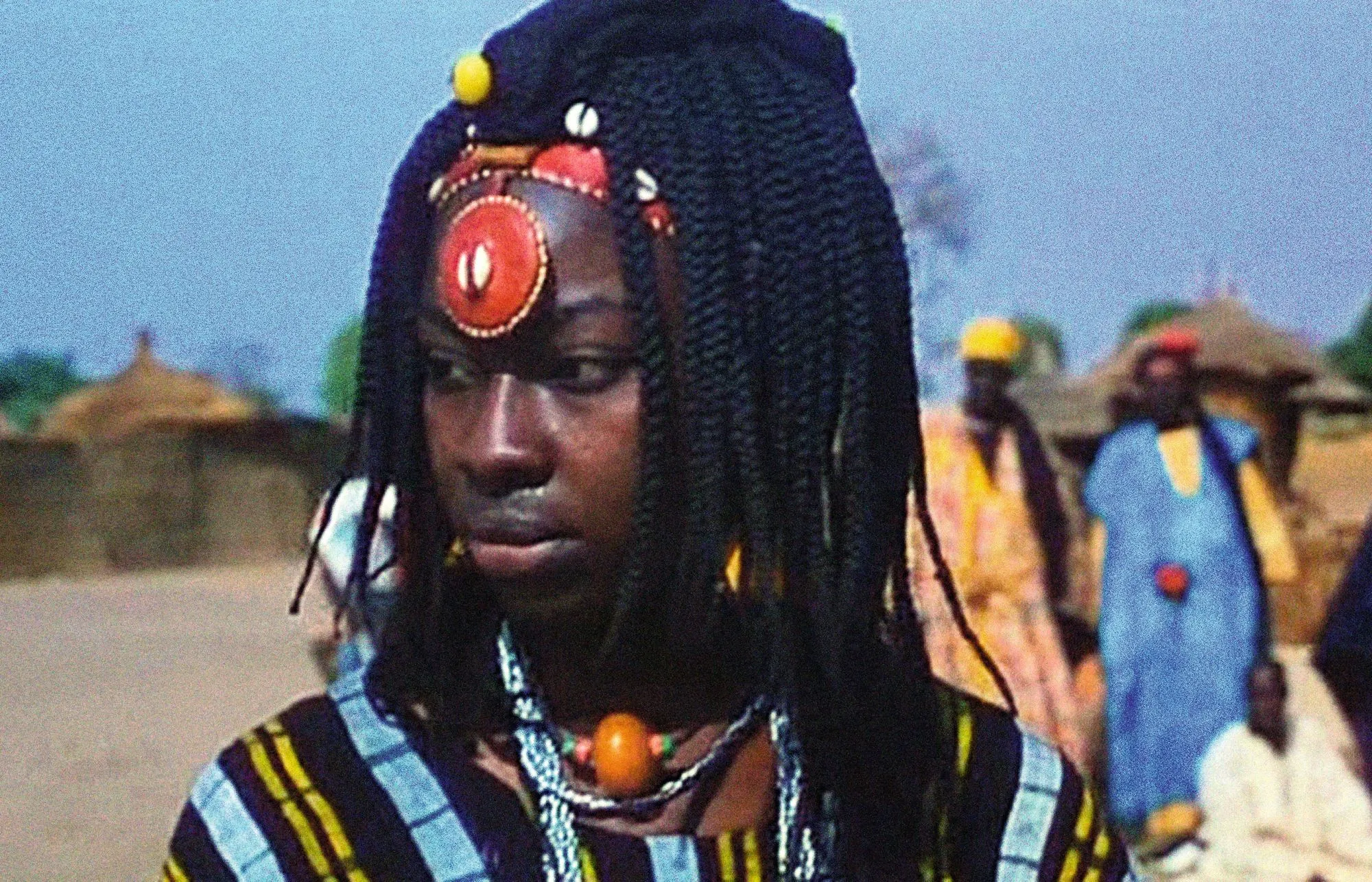 Photogramme du film Ceddo d'Ousmane Sembène, 1977.