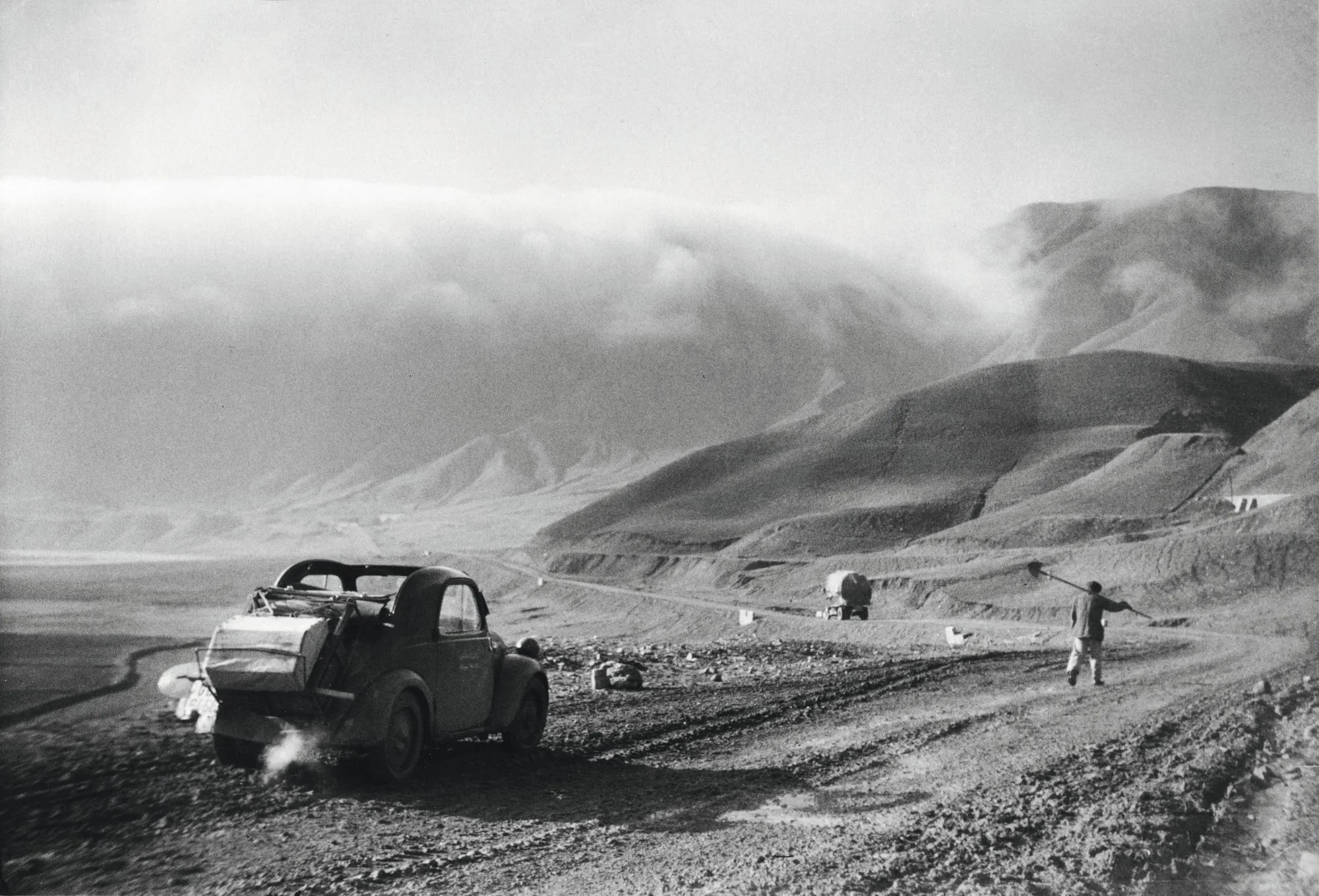 En route vers l'est après la fonte des neiges, Azerbaïdjan, printemps 1954, photographie de Nicolas Bouvier