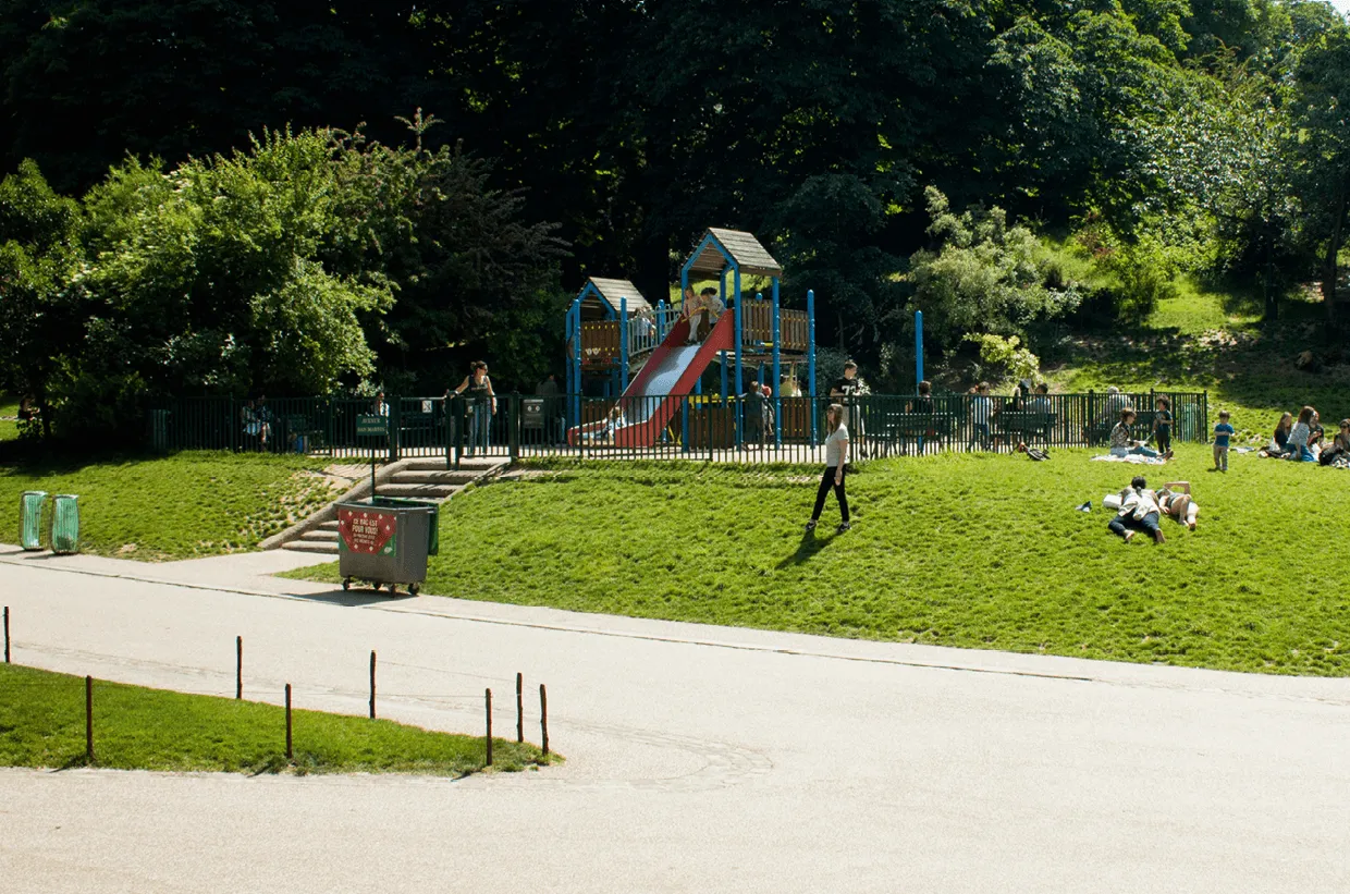 Le parc des Buttes-Chaumont, à Paris 19e.