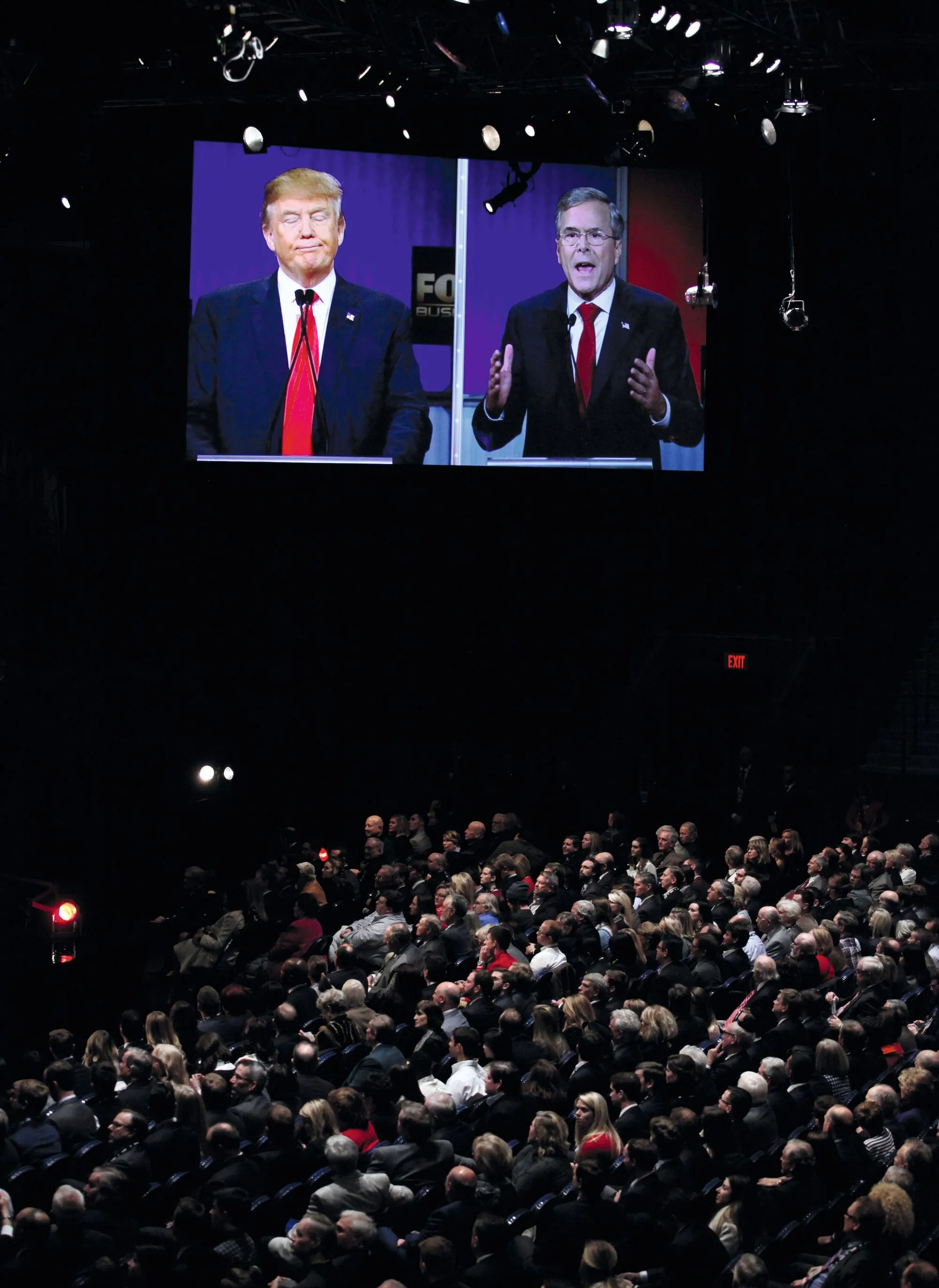 Les candidats Donald Trump et Jeb Bush en débat lors des élections primaires du Parti républicain, en 2016.