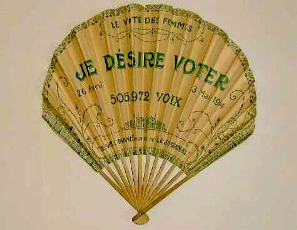 Le Journal, « Vote des femmes. Je désire voter. 26 avril-3 mai 1914. 505 972 voix. », 1914, éventail, 27 cm x 28 cm, Bibliothèque Marguerite Durand, Paris