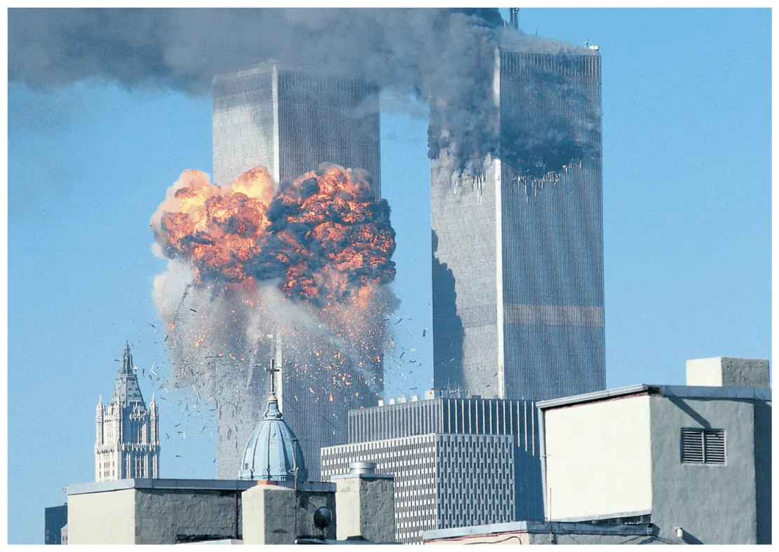 Les tours jumelles du World Trade Center lors des attentats du 11 septembre 2001