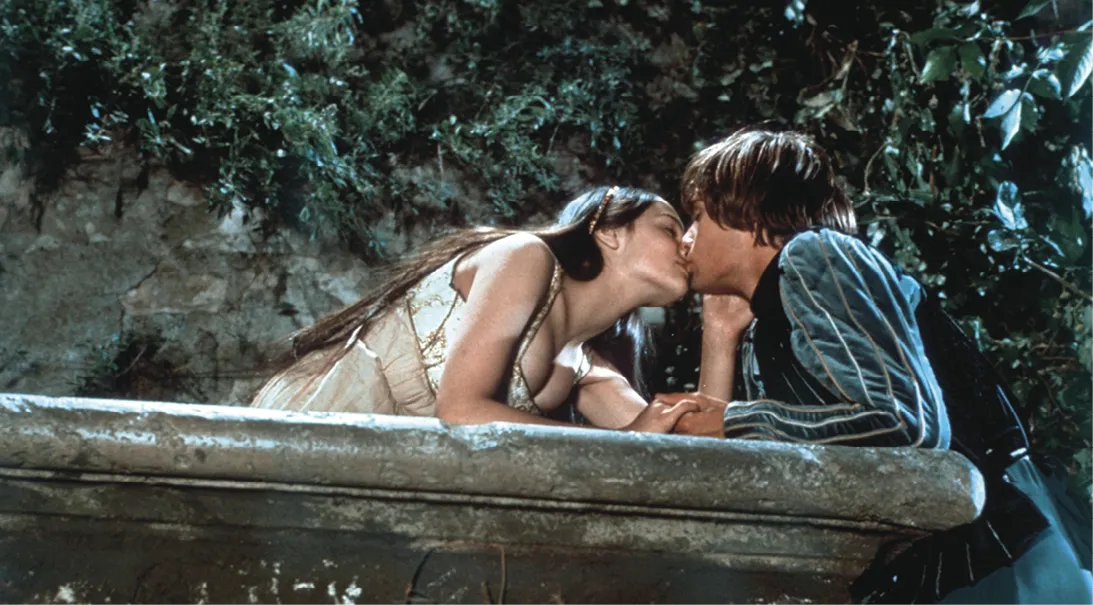 Roméo et Juliette, adaptation de Zeffirelli, Roméo et Juliette s'embrasse