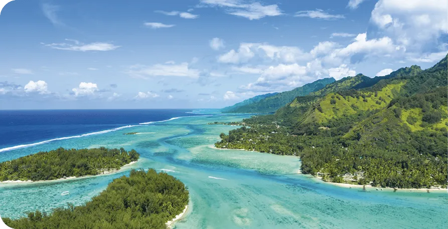 Vue aérienne d'un lagon de Moorea.