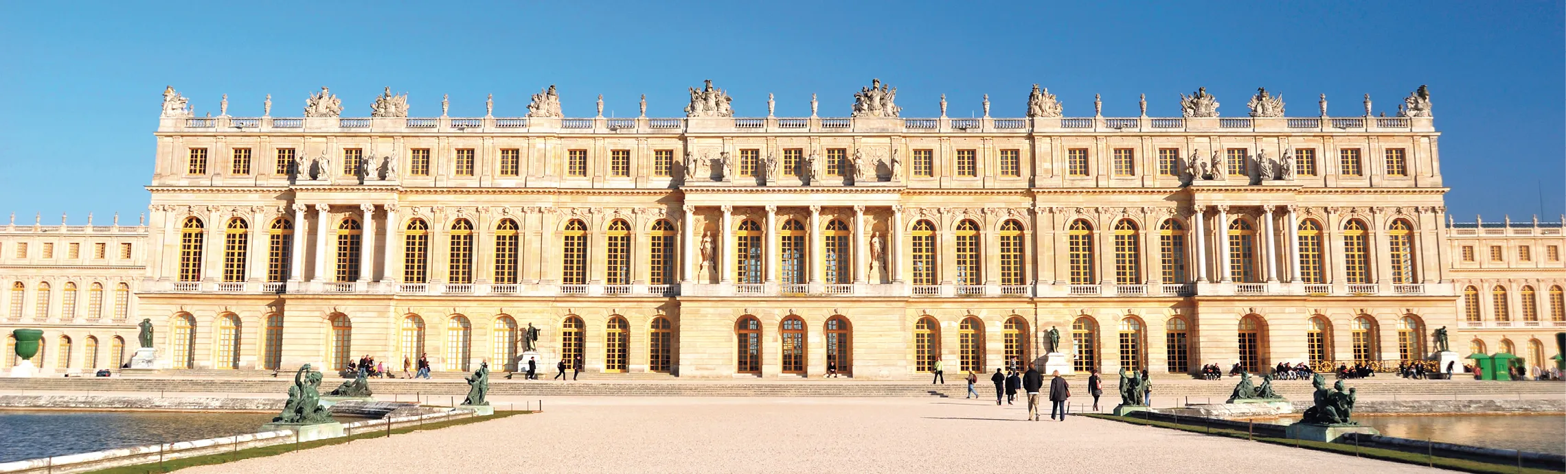 facade chateau versailles