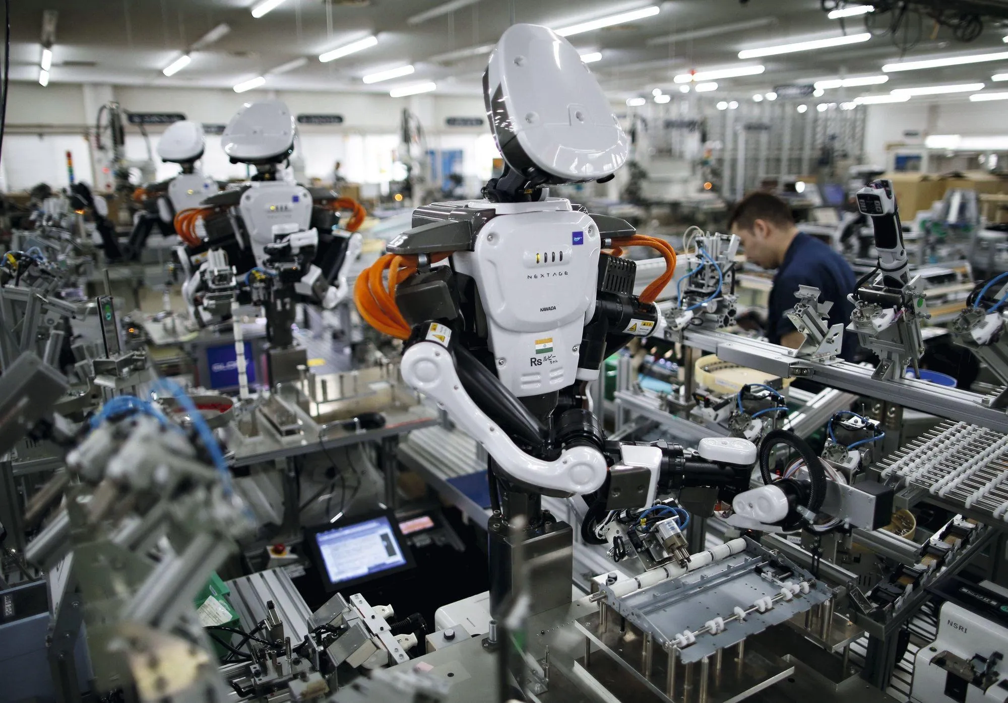 Un robot dans une usine japonaise