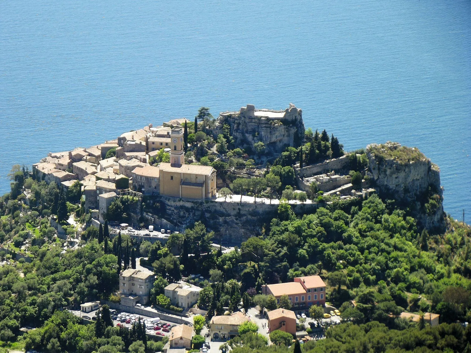 Èze, village médiéval fortifié de la Côte d'Azur